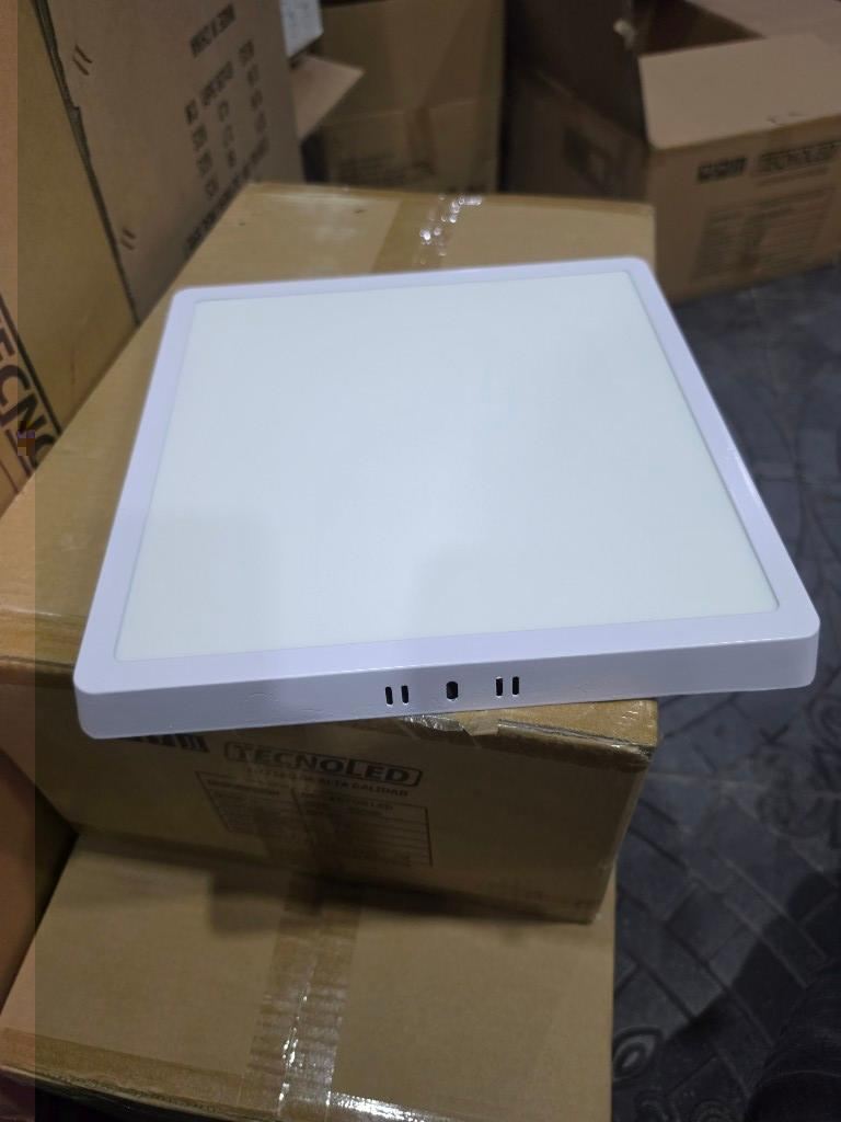 Aplique de pared LED cuadrado de aluminio, 24W, TecnoLED